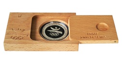 Spain, 2000 Pesetas, 1990 'Barcelona '92 Olympic Symbol' Silver Proof in Wood Case with certificate, FDC